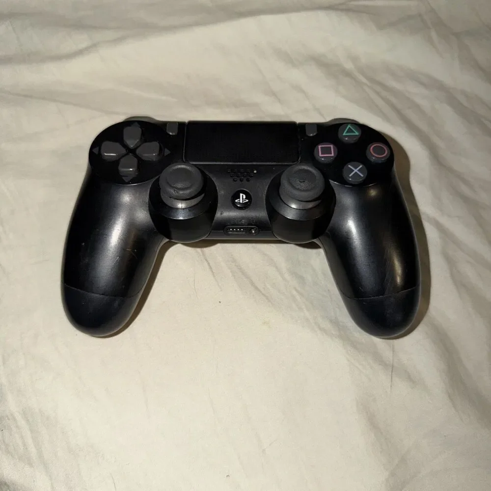 SONY PLAYSTATION PS4 WIRELESS DUALSHOCK REMOTE CONTROLLER - Black CUH-ZCT1U
